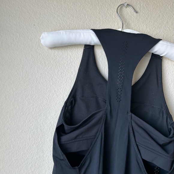 Lululemon 2-in-1 Tank Top with built-in Sports Bra Black Size 6  Racerback - Picture 8 of 11